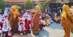 Kegiatan pelaksanaan hari pertama Masa Pengenalan Lingkungan Sekolah (MPLS) di di SDN Srengseng Sawah 15, Jagakarsa, Jakarta Selatan, Senin, 13 Juli 2026 terganggu akibat teror bom. (Sumber: Polsek Jagakarsa)