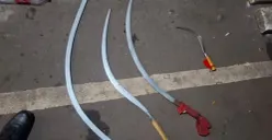 Barang bukti berupa senjata tajam yang diamankan dari para terduga pelaku aksi tawuran di Depok. (Sumber: Polda Metro Jaya)