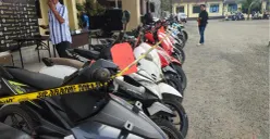 Belasan motor curian yang disita Polres Pandeglang dalam pengungkapan kasus curanmor. (Sumber: Poskota/Samsul Fatoni)