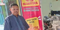 Optik Sejahtera di di Pancoran Mas, Kota Depok, membagikan kacamata gratis kepada para guru, Jumat, 17 Juli 2026. (Sumber: Poskota/Angga Pahlevi)