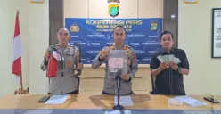 Jumpa pers pengungkapan curanmor dan obat keras di Mapolsek Sukmajaya, Kota Depok. (Sumber: Poskota/Angga Pahlevi)