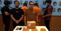 Direktorat Reserse Narkoba Polda Metro Jaya menangkap dua pengedar narkoba jenis ganja di Larangan Utara, Kota Tangerang. (Sumber: Dok. Istimewa)