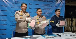 Gelar perkara kasus pencurian sepatu berantai di Mapolsek Metro Kebayoran Baru, Rabu, 22 Juli 2026. (Sumber: Poskota/Angga Pahlevi)