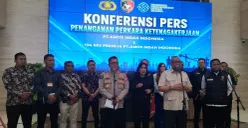 Polri dan Kemnaker memberikan keterangan pers terkait polemik PT Amos Indah Indonesia dengan 134 mantan pekerjanya di Bareskrim Polri, Jakarta Selatan, Kamis, 23 Juli 2026. (Sumber: Poskota/Ali Mansur)
