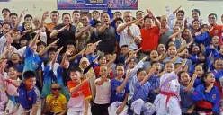Ratusan karateka berlaga pada Kejuaraan Karate Porkot Jakarta Pusat 2026 di GOR Benhil, Tanah Abang, Sabtu (25/7/2026). (Sumber: Istimewa)