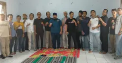 Para pengurus PWI Kabupaten Pandeglang seusai rapat pembentukan panitia Konferkab. (Sumber: Poskota/Samsul Fatoni)