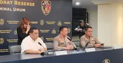 Ditreskrimum Polda Metro Jaya, Kombes Iman Imanuddin saat konferensi pers di Mapolda Metro Jaya, Jakarta Selatan, Senin, 27 Juli 2026. (Sumber: Poskota/Ali Mansur)