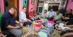 Direksi PJT II berkunjung ke rumah sekuriti yang tewas diduga dibunuh di Waduk Jatiluhur, Kabupaten Purwakarta, Minggu, 26 Juli 2026. (Sumber: Dok. Istimewa)
