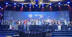 Telkom meraih Lestari Award 2026 pada kategori Talent Management yang diserahkan langsung oleh Menko Infrastruktur dan Pembangunan Kewilayahan AHY. (Sumber: Dok. Telkom)