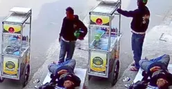 Seorang pedagang martabak mini menjadi korban pencurian saat tertidur di samping gerobaknya di Jalan AMD Raya, Pesanggrahan, Jakarta Selatan, pada Selasa, 28 Juli 2026 siang. (Sumber: Istimewa)