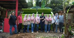Deltalube Salurkan Bantuan Kontainer Sampah untuk Warga Bogor (Sumber: Deltalube | Foto: Deltalube)