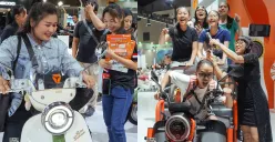 Booth Yadea di PRJ 2026 menjadi area pameran yang ramai dikunjungi masyarakat (Sumber: Yadea)