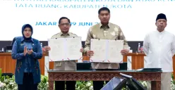 Menteri Dalam Negeri (Mendagri) Tito Karnavian (tengah) bersama Menteri Perumahan dan Kawasan Permukiman (PKP) Maruarar Sirait (tengah). (Sumber: Istimewa)