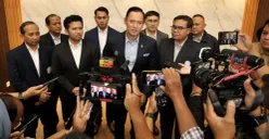 Potret Menteri Koordinator Bidang Infrastruktur dan Pembangunan Kewilayahan, Agus Harimurti Yudhoyono (AHY) saat menghadiri silaturahmi dan diskusi bersama Dewan Pakar Ikatan Alumni Universitas Airlangga (IKA UNAIR). (Sumber: Istimewa)