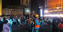 Petugas PLN UP3 Menteng bersiaga pada Pesta Rakyat di kawasan Bundaran Hotel Indonesia (HI), Jakarta Pusat, Sabtu (27/6). (Sumber: PLN UID Jakarta Raya)