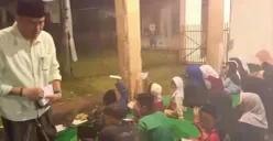 SANTUNAN: Anggota DPRD Jabar, Abdul Karim saat santuni 50 anak yatim di Pondok Pesantren Al Huda, Jalan Parungpayung, Desa Bojonglarang, Kecamatan Cijati, Kabupaten Cianjur. (Sumber: Istimewa)