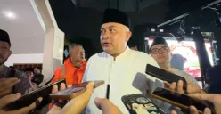 Bupati Bogor Rudy Susmanto saat memberikan keterangan pers di Cibinong, Minggu malam, 8 Maret 2026. (Sumber: Istimewa)