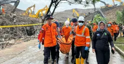 Tim SAR gabungan kembali menemukan korban jiwa akibat longsor di di Tempat Pengolahan Sampah Terpadu (TPST) Bantar Gebang, Kota Bekasi, Jawa Barat, Senin, 9 Maret 2026. (Sumber: Dok. Basarnas Jakarta)