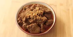 Ilustrasi - Resep rendang daging Lebaran ala Chef Devina Hermawan. (Sumber: YouTube/Devina Hermawan)