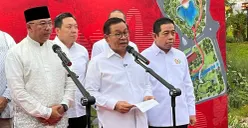 Gubernur Jakarta Pramono Anung saat menyampaikan pernyataan kepada awak media usai meresmikan Taman Bendera Pusaka di Kebayoran Baru, Jakarta Selatan, Sabtu, 14 Maret 2026. (Sumber: Poskota/M Tegar Jihad)