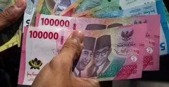 Ilustrasi uang Bantuan Subsidi Upah (BSU) melalui situs resmi Kementerian Ketenagakerjaan. (Sumber: Wikimedia Commons)