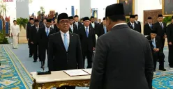 Pratikno dilantik Presiden Prabowo Subianto menjadi Ketua Wantimpres. (Sumber: Tangkapan layar YouTube/Sekretariat Presiden)