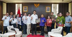 Wakil Ketua DPRD DKI Jakarta Basri Baco menerima audiensi Dewan Pimpinan Daerah (DPD) Indonesian Hotel General Manager Association (IHGMA) DKI Jakarta di Gedung DPRD DKI Jakarta, Kamis, 8 Oktober 2026. (Sumber: Istimewa)