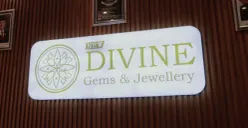 Direktur Utama PT Divine Gems and Jewellery inisial JKR dilaporkan terkait kasus dugaan penipuan investasi emas. (Sumber: Dok. Website Divine Gems and Jewellery)