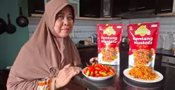 Pelaku usaha catering terdampak kenaikan harga cabai rawit di Jakarta. (Sumber: Poskota/Angga Pahlevi)