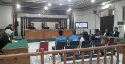 Sidang kasus korupsi penyaluran KUR BRI Unit Rumbai di Pengadilan Tipikor Pekanbaru yang berujung vonis 1 tahun 6 bulan penjara bagi empat terdakwa. (Sumber: Istimewa)