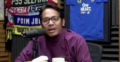 Akmal Marhali dikenal sebagai pengamat sepak bola Indonesia dan Koordinator Save Our Soccer yang aktif menyoroti tata kelola kompetisi serta perkembangan Timnas Indonesia. (Sumber: Youtube)
