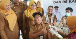 Para nakes dari beberapa Puskesmas di Pandeglang saat dilakukan vaksinasi. (Sumber: Dinas Kesehatan Pandeglang)