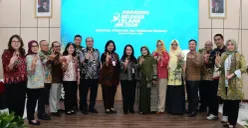 Tengah kiri: SEVP Remedial dan Recovery BNI Saridatun, Direktur Lelang DJKN Kemenkeu Syukriah HG (jilbab hijau), beserta Jajaran Pejabat DJKN Kementerian Keuangan dan BNI (Sumber: Istimewa)