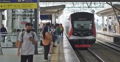 Suasana penumpang pengguna moda transportasi Commuter di Stasiun. (Sumber: KAI Commuter)