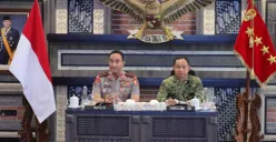 Kapolri Jenderal Polisi Suyudi Ario Seto (kiri) menemui Panglima TNI Jenderal TNI Agus Subiyanto (kana) di Mabes TNI, Cilangkap, Jakarta Timur, Senin, 19 September 2026. (Sumber: Mabes Polri)