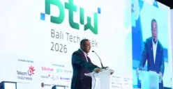 Direktur Utama Telkom Nanang Hendarno menyampaikan paparan bertajuk “Indonesia’s Next Network: Connecting Indonesia and Global, Building the Indo-Pacific Hub” dalam ajang Bali Tech Week (BTW) 2026 di Denpasar, Senin, 19 Oktober 2026. (Sumber: Telkom)