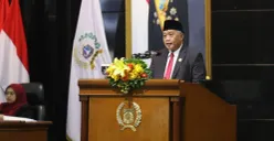 Anggota Fraksi PKS Abdurrahman Suhaimi dalam Rapat Paripurna DPRD DKI Jakarta terhadap Ranperda APBD 2027, Senin (19/10). (Sumber: ddjp)