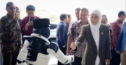 Menkomdigi Meutya Hafid menghadapi tantangan memperkuat perlindungan anak di ruang digital melalui penerapan PP TUNAS, pengawasan platform, dan edukasi masyarakat. (Sumber: Istimewa)