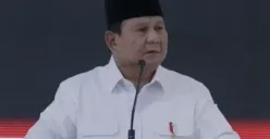 Presiden Prabowo Subianto menyampaikan sikap pemerintah terhadap berbagai tantangan dan opsi penghematan anggaran dalam Sidang Kabinet Paripurna di Istana Merdeka, Rabu (21/10/2026). (Sumber: Sekretariat Presiden)