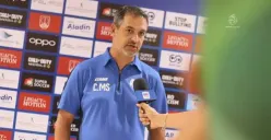 Pelatih Arema FC Marcos Santos menyoroti kecepatan transisi permainan Persija Jakarta dan tekanan suporter menjelang duel pekan keenam Super League 2026/2027 di Stadion Patriot Candrabhaga, Bekasi. (Sumber: Ileague)