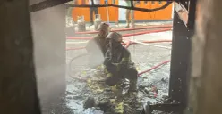 Restoran di Jalan H.M. Thohir, Pondok Cina, Kecamatan Beji, Kota Depok, Jawa Barat, terbakar, Rabu, 21 Oktober 2026. (Sumber: Dok. Istimewa)
