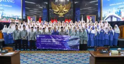 DPRD DKI Jakarta menerima kunjungan 177 siswa kelas VIII bersama 11 pendamping SMP Islam Terpadu Al Hikmah Cipayung, Depok, dalam kegiatan edukasi parlemen, Rabu (21/10). (Sumber: Istimewa)