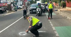 Olah TKP kecelakaan maut di Jalan Raya Nusantara, Depok Jaya, Pancoran Mas, Kota Depok, Jawa Barat, Sabtu, 24 Oktober 2026. (Sumber: Dok. Istimewa)