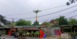 Kondisi langit mendung menyelimuti kawasan Ciledug di Kota Tangerang, Selasa, 27 Oktober 2026. (Sumber: Poskota/ Rizki Gojali)