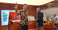 CEO POSKOTA, Dimas Azisoko Harmoko mendapat penghargaan Anugerah Jakarta Youth Award 2026. Selasa, 27 Oktober 2026. (Sumber: Poskota/ Angga)