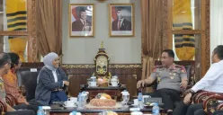 Kapolri Jenderal Polisi Suyudi Ario Seto mendukung langkah Menkomdigi Meutya Viada Hafid dalam meminimalisir tindak kejahatan di ruang digital di Mabes Polri, Jakarta Selatan, Selasa, 27 Oktober 2026. (Sumber: Dok. Mabes Polri)