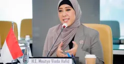 Menkomdigi Meutya Hafid menanggapi pernyataan mantan anggota Parlemen Singapura, Calvin Cheng, mengenai kabel internet bawah laut dan konektivitas digital Indonesia. (Sumber: Partai Golkar)