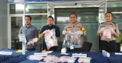 Konferensi pers ungkap kasus penggerebekan tiga lokasi narkotika tembakau sintetis di Tangerang. (Sumber: Poskota/Veronica)