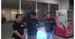 Sosok Bayu Setiadi yang viral setelah mengaku mahasiswa PSI saat mengenakan almamater Undira dalam acara deklarasi Sumpah Pemuda di Bundaran HI. (Sumber: Instagram/@bem_undira)