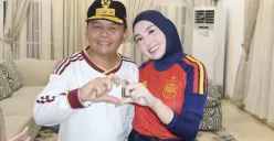 Agustiar Sabran dan Thisia Halijam menjadi perhatian publik setelah rumor mengenai hubungan masa lalu Thisia dengan anak Agustiar kembali beredar di media sosial. (Sumber: Instagram/@thisia.halijam)